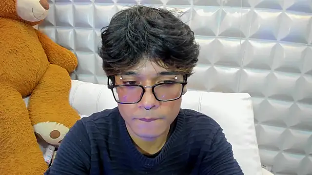 Show modela maximo_2019 na web-kameri