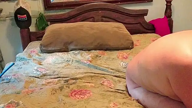 butttslut Show in webcam