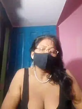 YAMUNA_033's Webcam Show