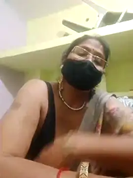 YAMUNA_033's Webcam Show