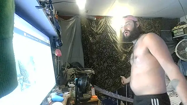 CrowdedAmbrosia8's Webcam Show