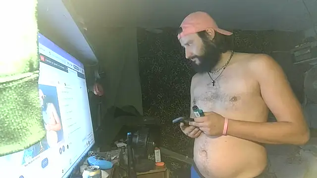CrowdedAmbrosia8's Webcam Show