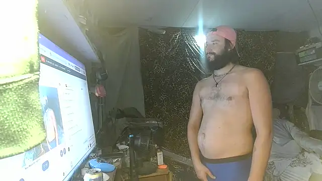 CrowdedAmbrosia8 Webcam Show