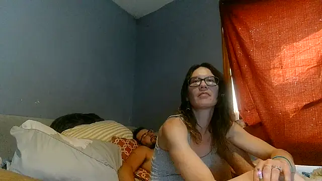 CrowdedAmbrosia8 Webcam-Show