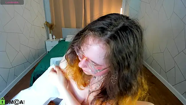 Aleks-casterrr's Live XXX Chat