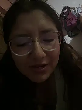 Chat +18 de DirtyCerezita ao vivo