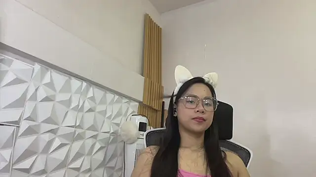 XXX chat uživo modela AntonioRewis