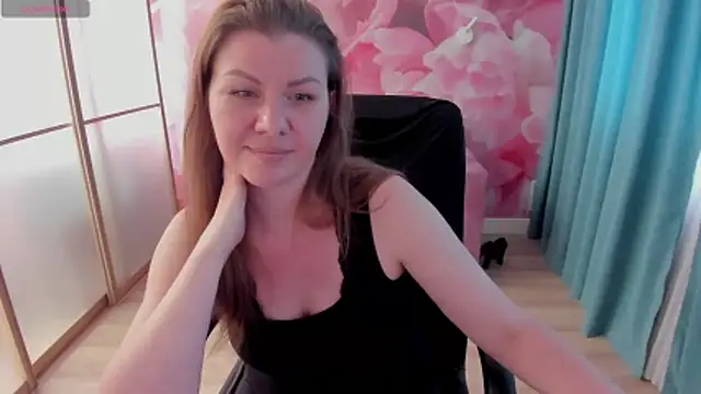 Show modela LunaKissesx na web-kameri