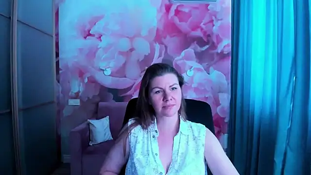Show modela LunaKissesx na web-kameri