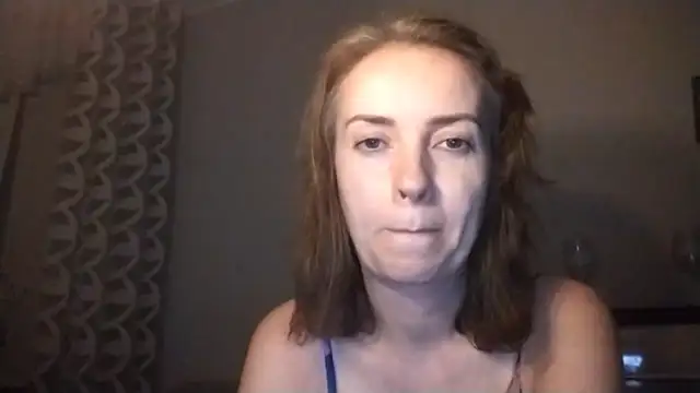 XXX chat uživo modela JenniferAlone