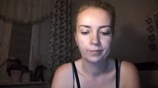 XXX chat uživo modela JenniferAlone