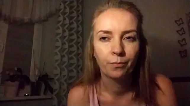 צ'אט XXX בשידור חי של JenniferAlone