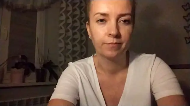 JenniferAlone Adlı Modelin Canlı XXX Sohbeti
