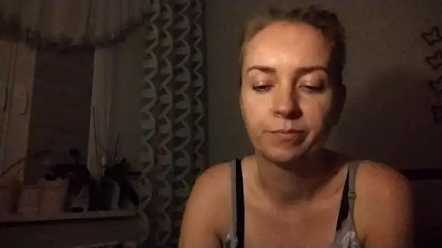 צ'אט XXX בשידור חי של JenniferAlone