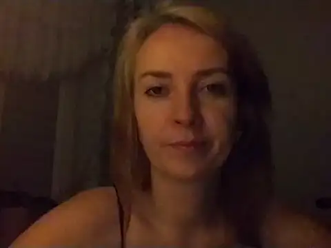JenniferAloneのライブXXXチャット