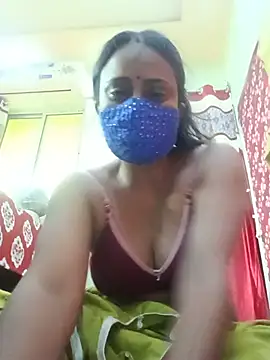 Pokazy przed kamerką – Simi-hot-boudi