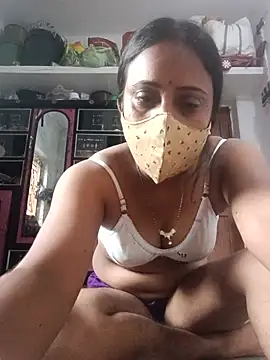 Chatroom XXX en direct de Simi-hot-boudi