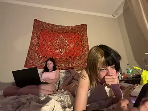 Show modela Catherine19Hunt na web-kameri