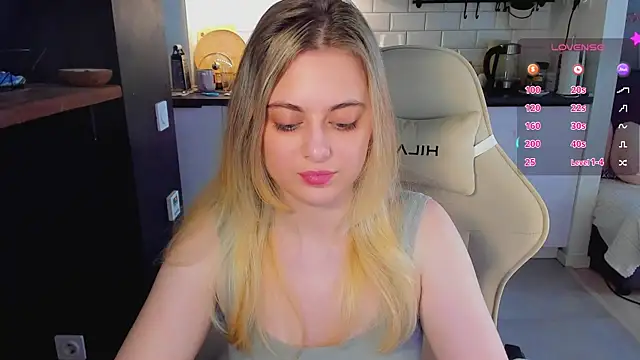 blonde_kellyy's Live XXX Chat