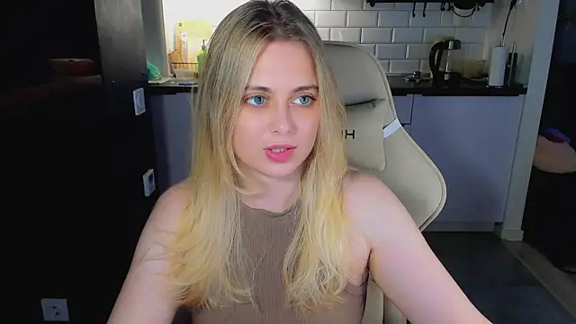 blonde_kellyy's Live XXX Chat