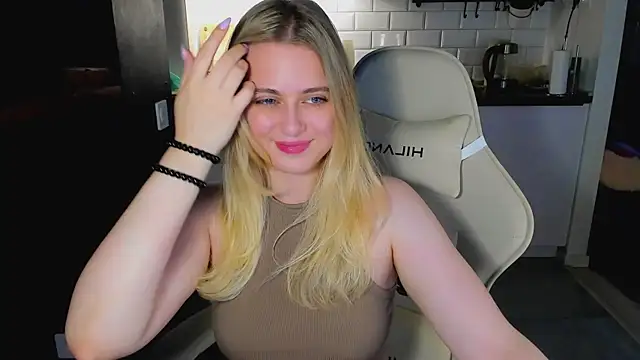 blonde_kellyy's Live XXX Chat