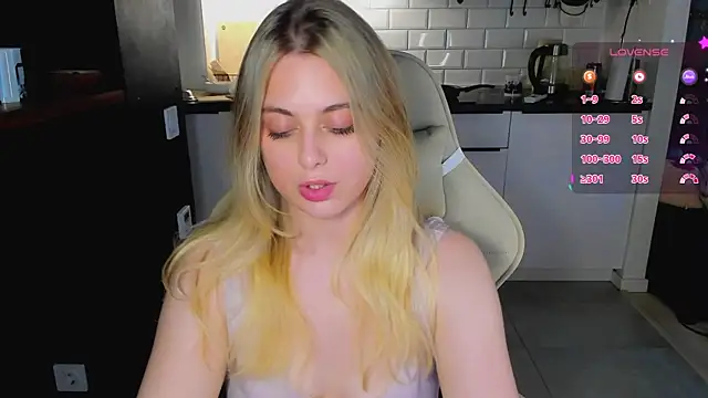 blonde_kellyy – webcam-show