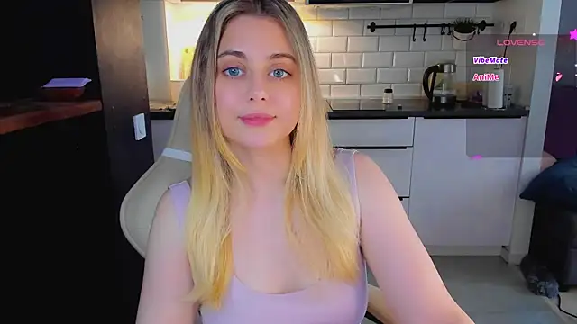 blonde_kellyy's Live XXX Chat
