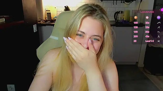 Show de blonde_kellyy na webcam