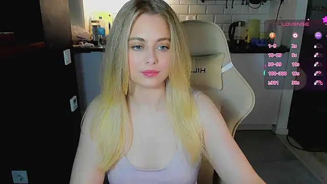 blonde_kellyy's Live XXX Chat