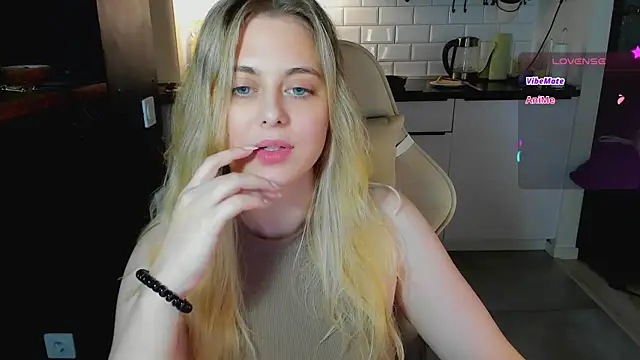 دردشة blonde_kellyy الجنسية المباشرة