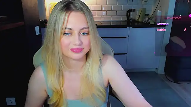 blonde_kellyy's Live XXX Chat