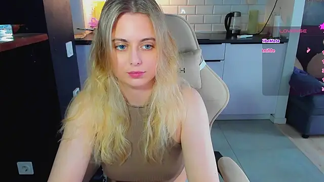 blonde_kellyy's Live XXX Chat