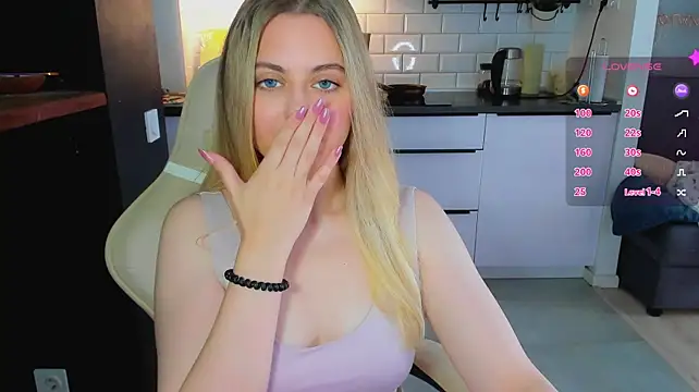 blonde_kellyy's Live XXX Chat