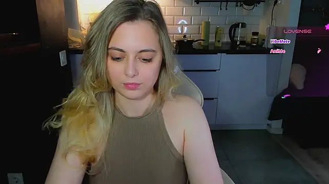 blonde_kellyy 现场XXX聊天