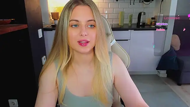blonde_kellyy – Live XXX-chat