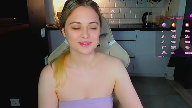 Czat XXX na żywo – blonde_kellyy