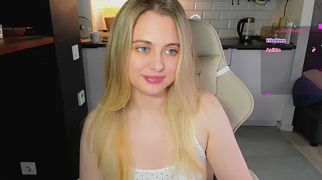 دردشة blonde_kellyy الجنسية المباشرة