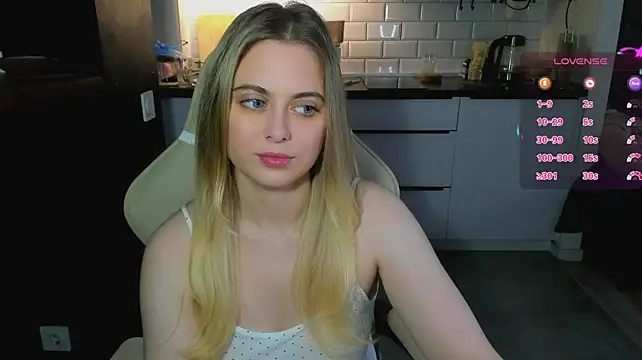 blonde_kellyyn Live XXX chat
