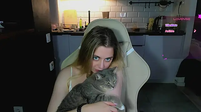blonde_kellyy Chat XXX in diretta