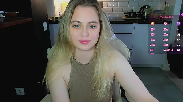 blonde_kellyy Шоу с уебкамера
