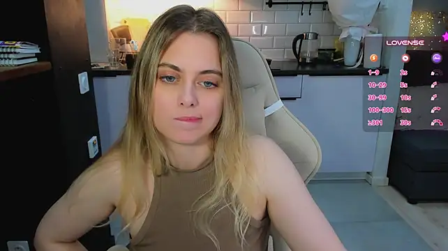 blonde_kellyy's Live XXX Chat