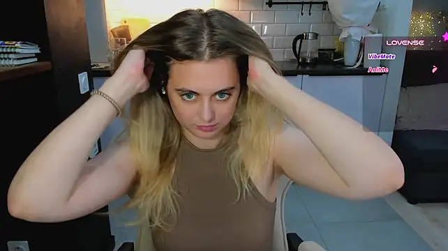 Show de blonde_kellyy na webcam