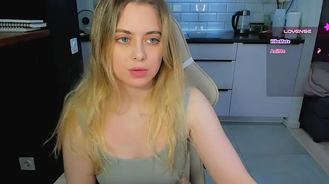 blonde_kellyy's Webcam Show