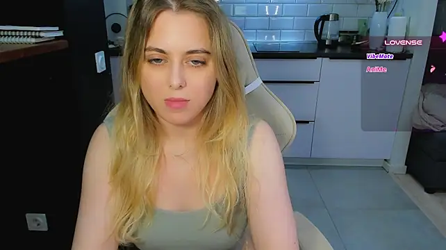 הופעת וובקאם של blonde_kellyy