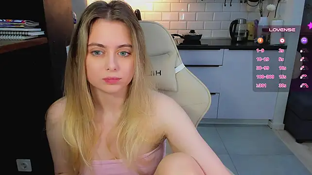 blonde_kellyyのライブXXXチャット