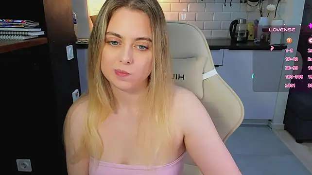 blonde_kellyy – webcam-show