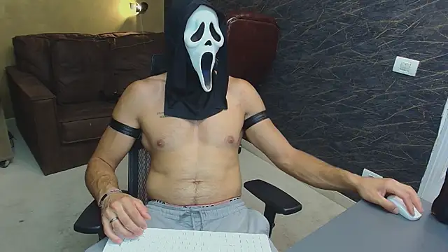 GradyCruz Show in webcam