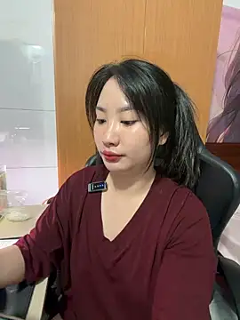 QuynhAnh99's Live XXX Chat