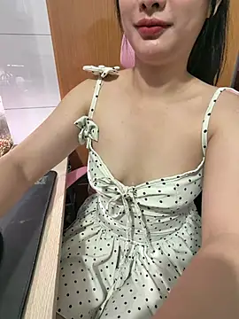 QuynhAnh99's Live XXX Chat