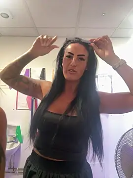 Show de Naughty-TiaRose93 na webcam
